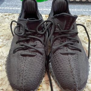 Black Men's Yeezy Sneakers